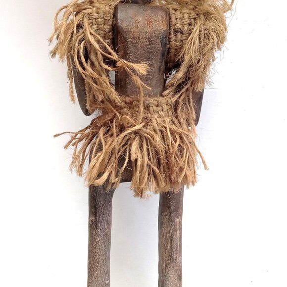 VTG Hand Carved Primitive Tribal Figurines Wood Folk Art Tall Standing Man 8.75" - Picture 5 of 6